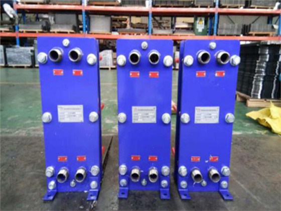 Steam heating heat exchanger