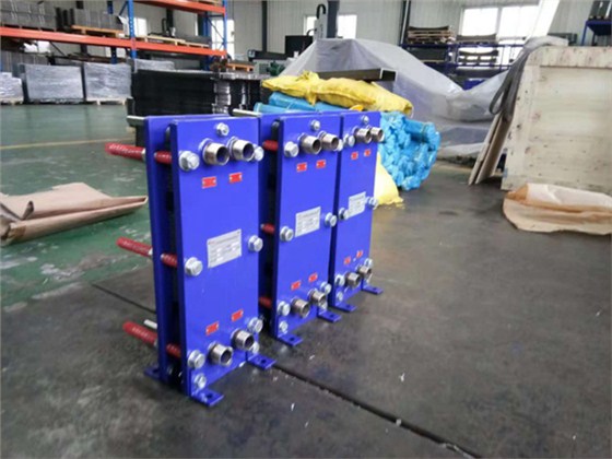 Steam heating heat exchanger