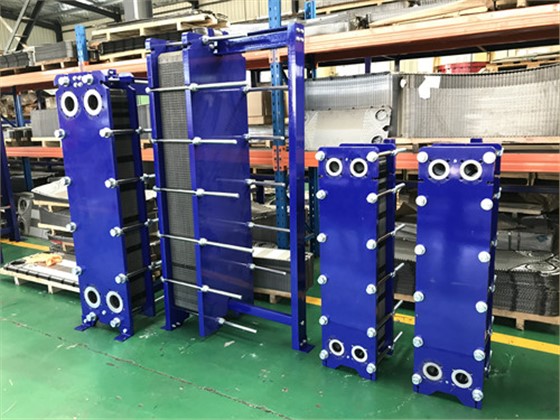 Plate heat exchanger for ships