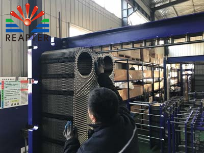 Correct cleaning oil dirt plate heat exchanger